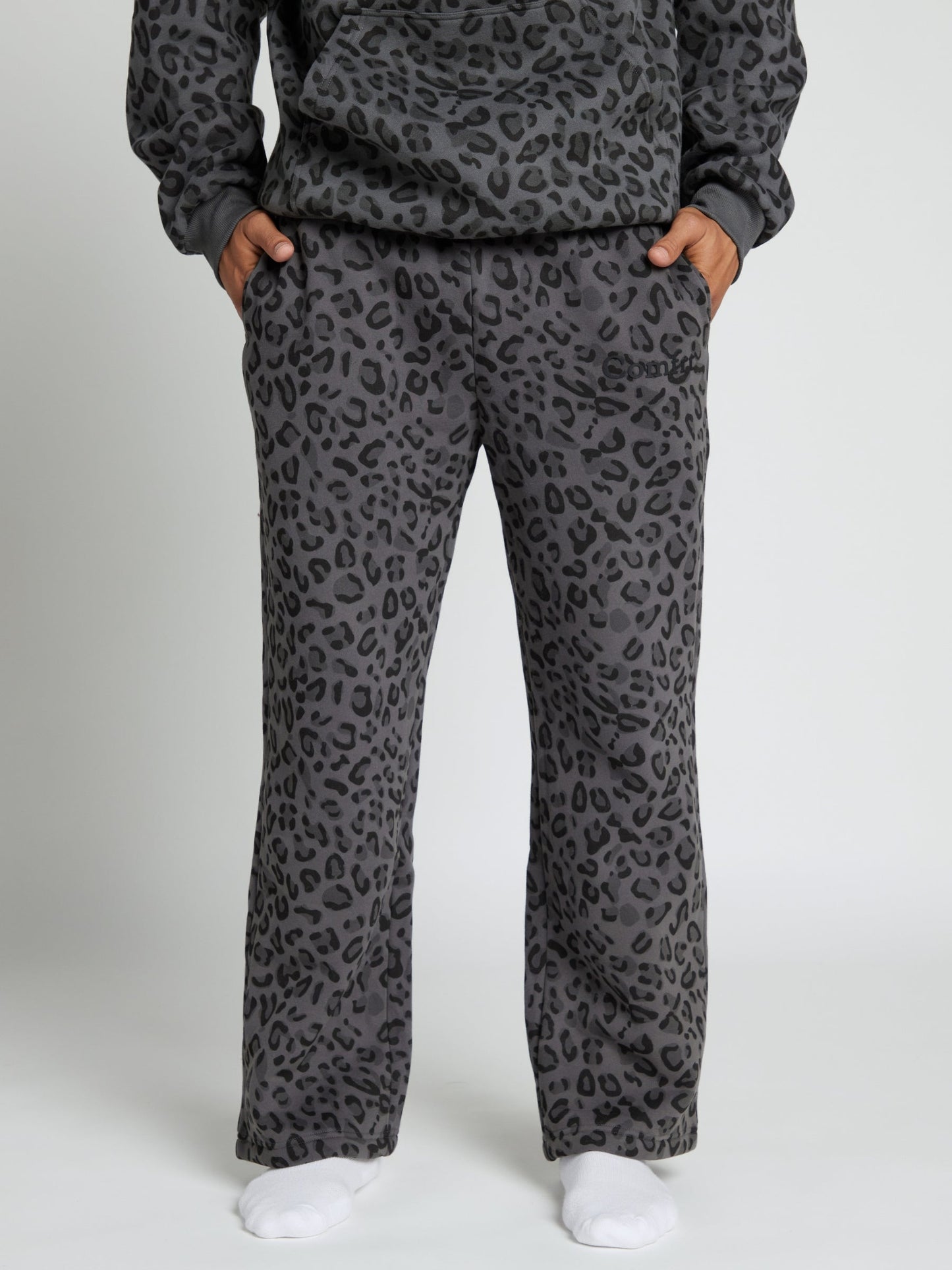Minimalist Straight Leg Sweatpants