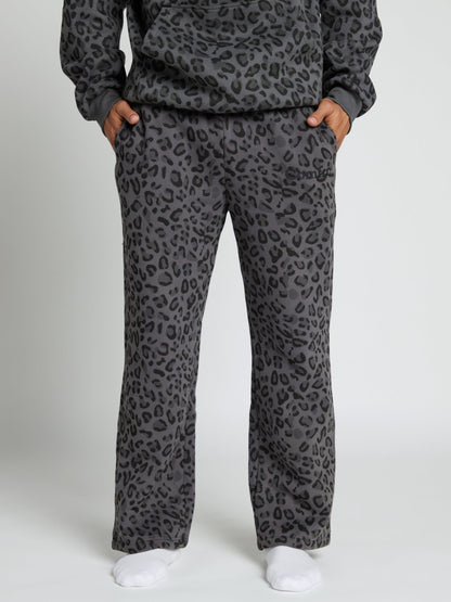 Minimalist Straight Leg Sweatpants